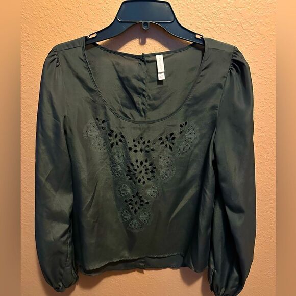 Xhilaration grey long sleeve blouse - Picture 1 of 10